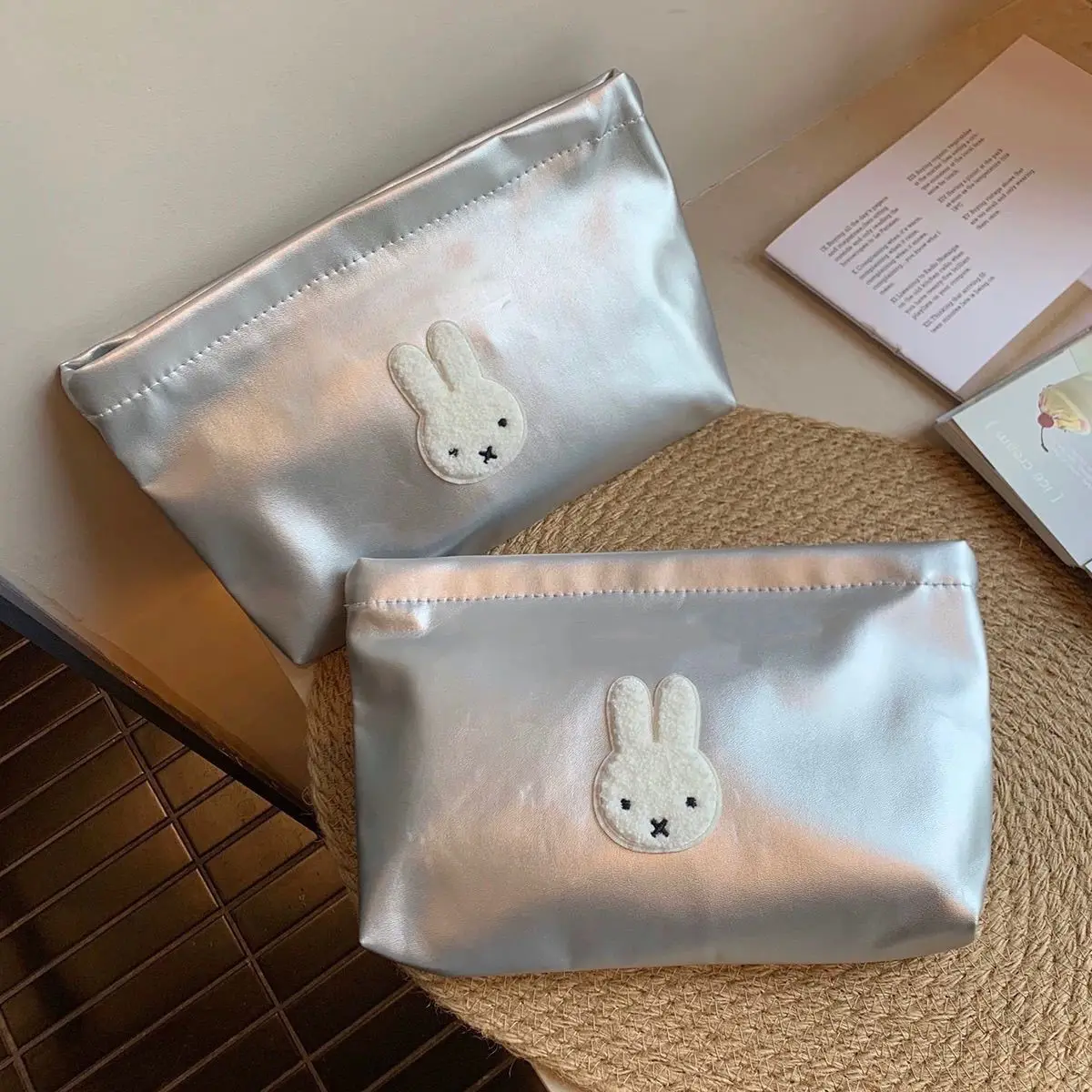 Women Bags Medium Size - حقيبة مكياج محمولة بتصميم كرتوني ميفي،