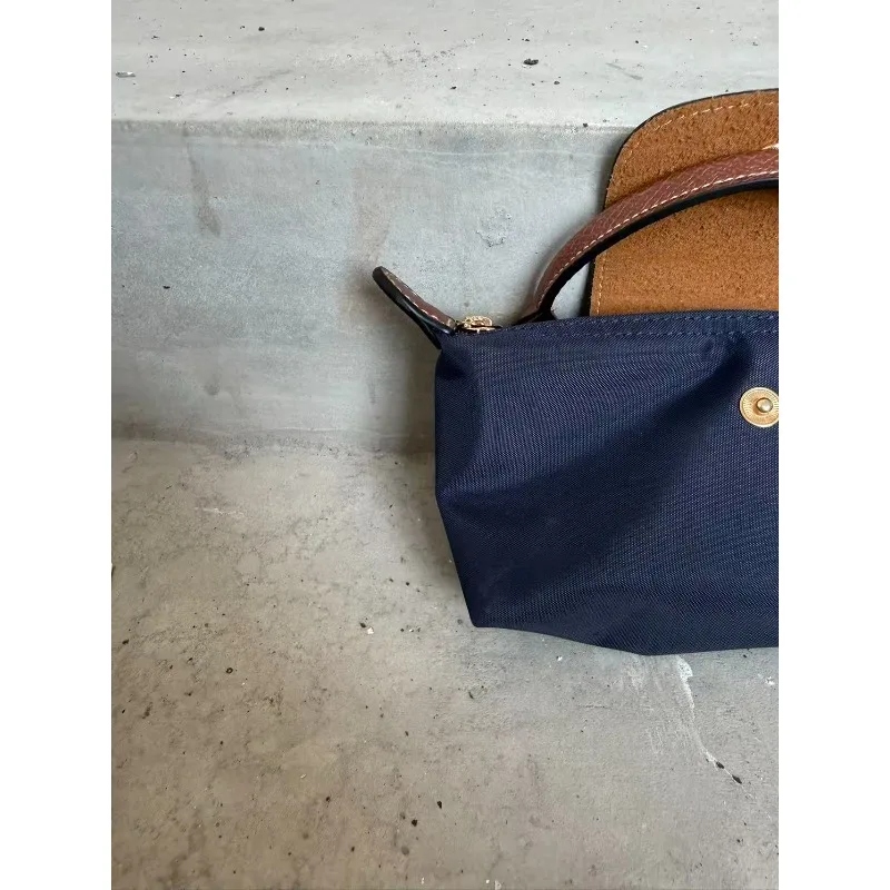 حقيبة يد نسائية من النايلون ال - مراجعة Phone Bag Crossbody وسعره