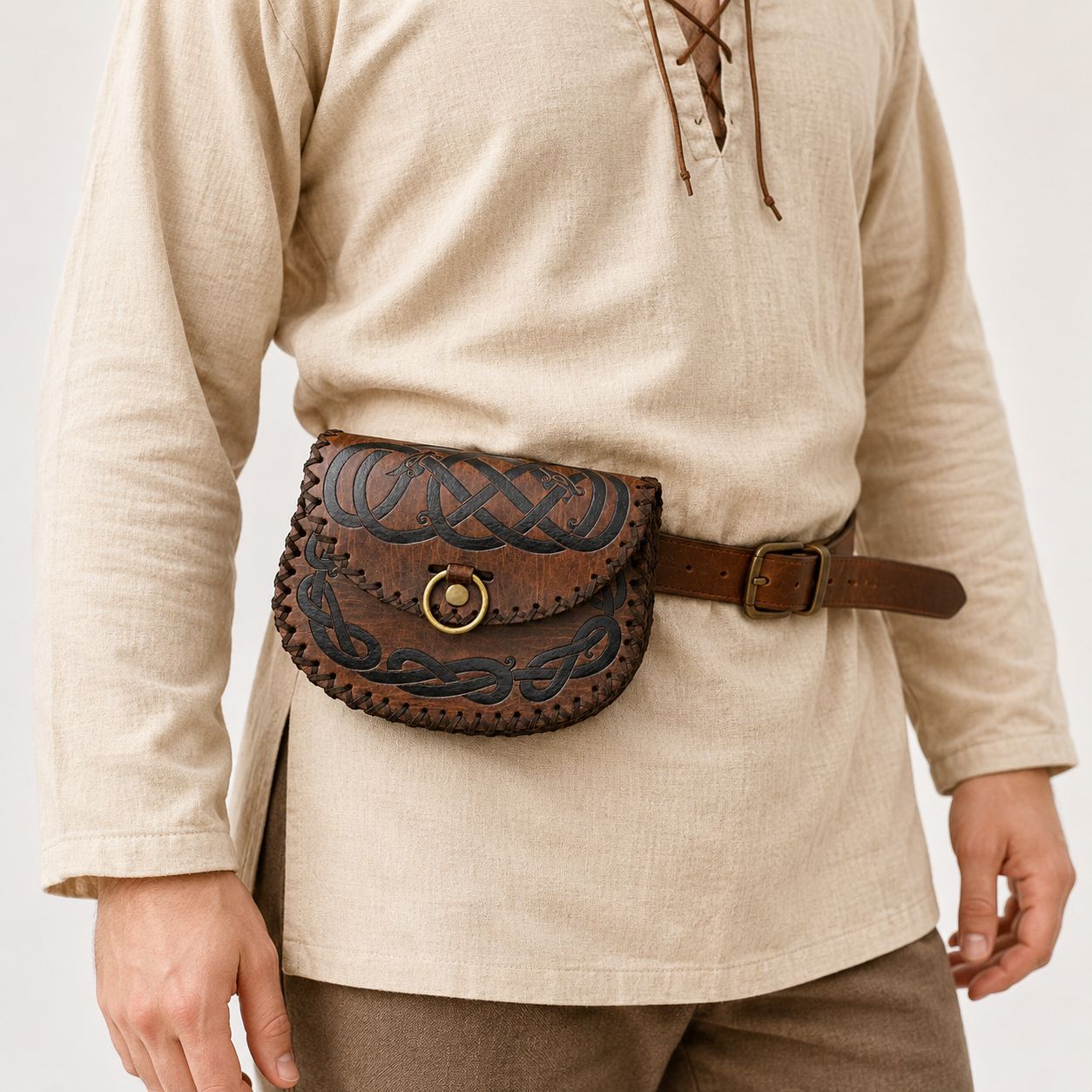 حزام خيالي لشخصية قرصان الفايك - مراجعة Women Bags Europe وسعره