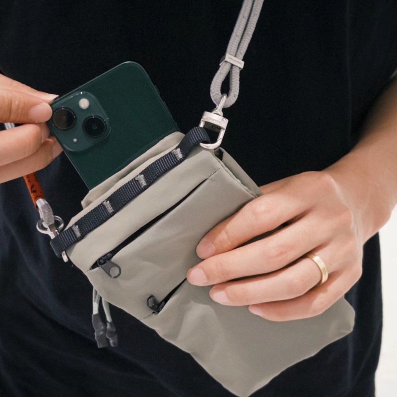 حقيبة هاتف رجالية ضيقة قابلة ل - مراجعة Phone Bag Crossbody وسعره
